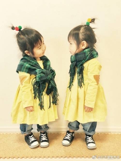  双胞胎宝宝这样穿，洋气洋气！！