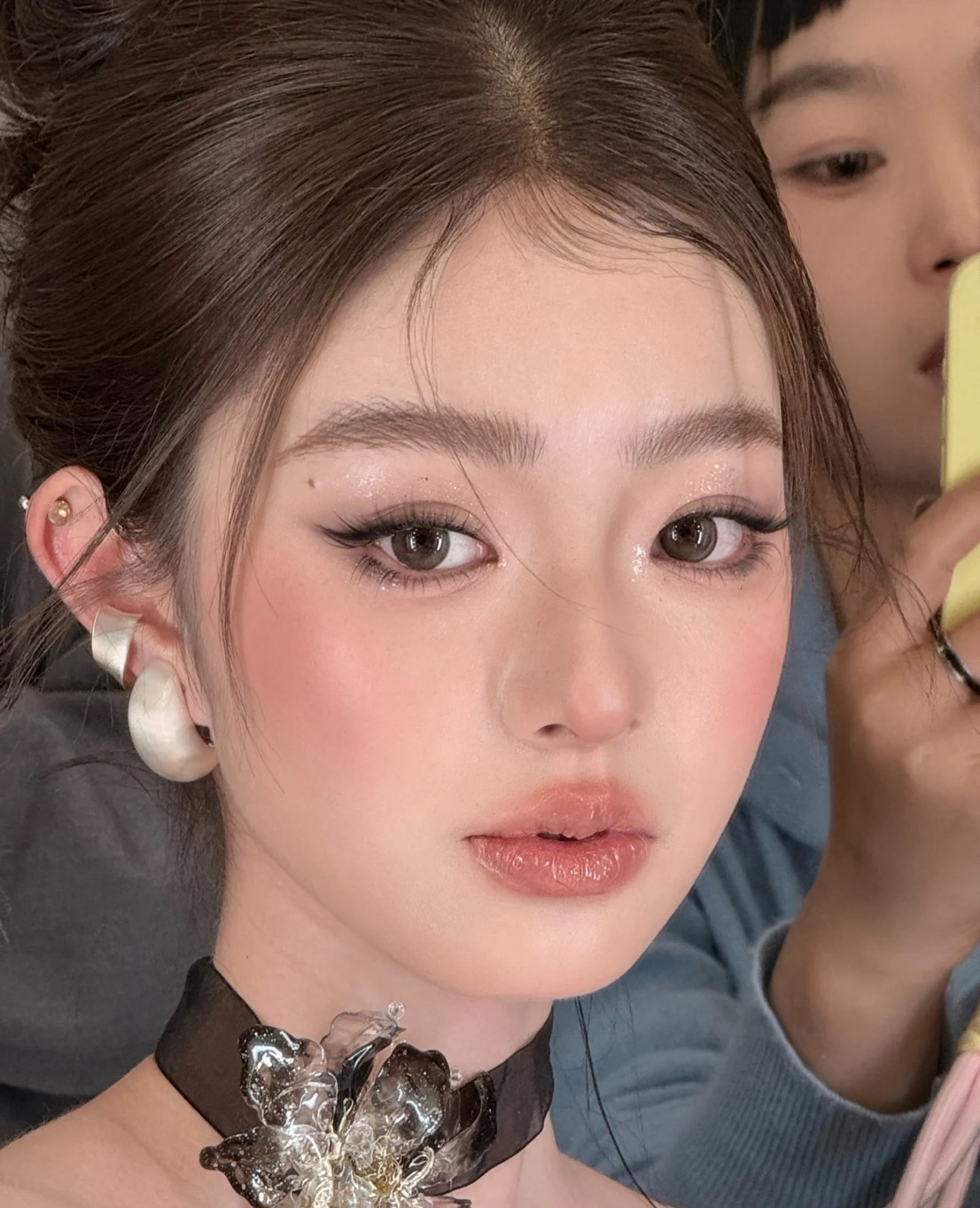 2025超火轻泰系新娘妆教程来了,拿捏清透与浓艳的完美平衡