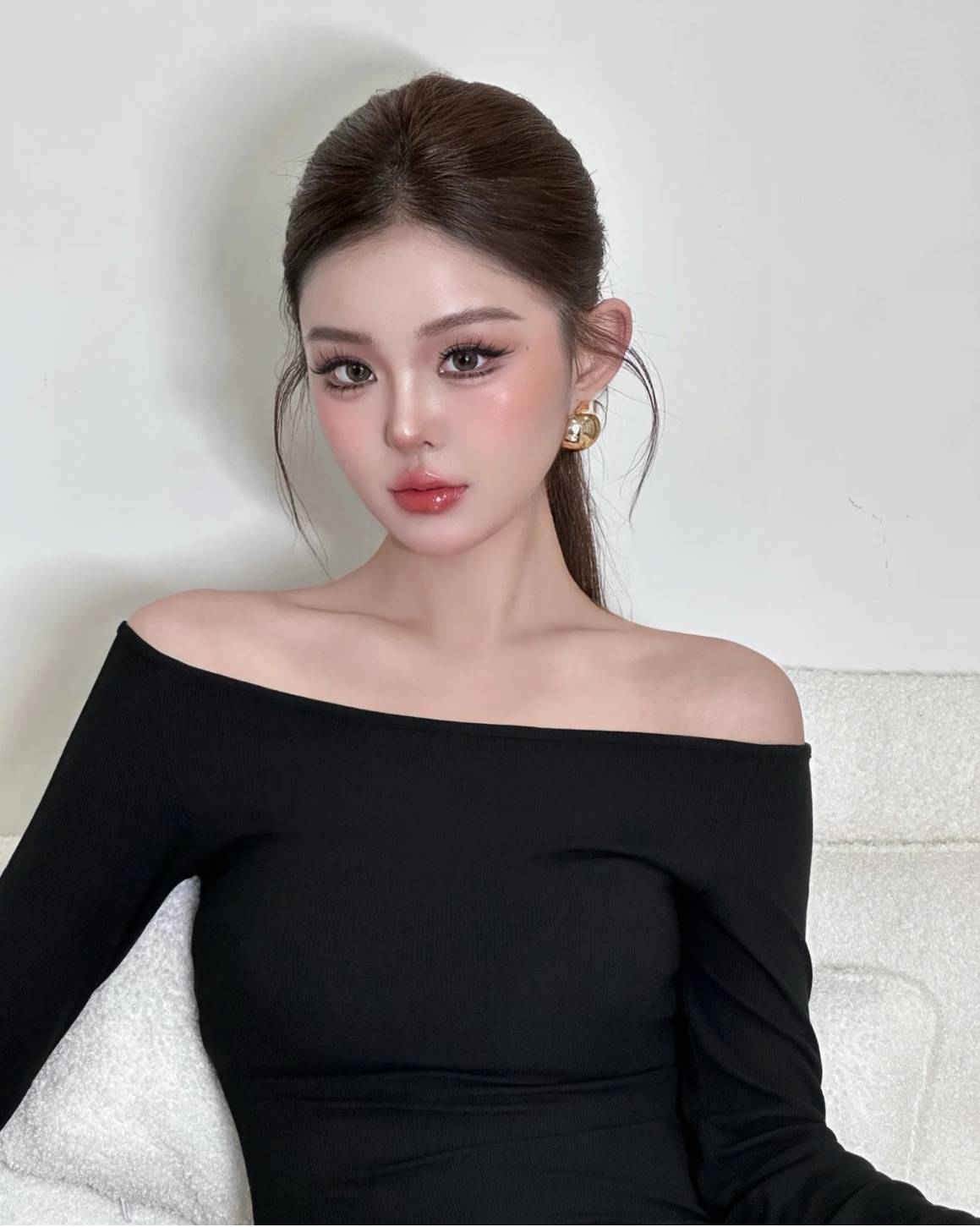 圆脸天菜!轻泰妆 “换头” 术,秒变立体高级感甜辣妹