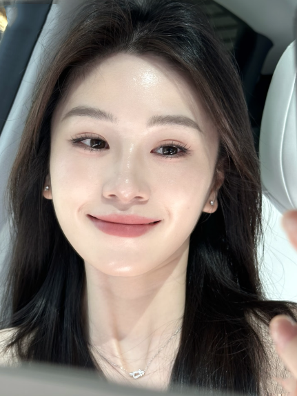 早八五分钟快速化妆教程,手残党也能轻松拿捏好气色